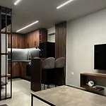 Redwood Suite, Wooden Thessalonique