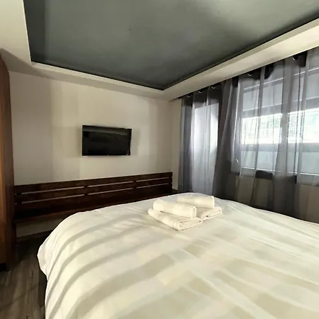 Redwood Suite, Wooden Daire *