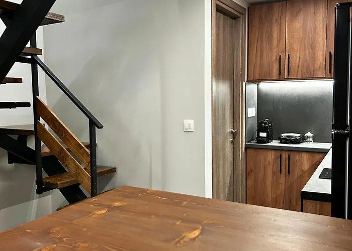 Redwood Suite, Wooden 公寓 塞萨洛尼基