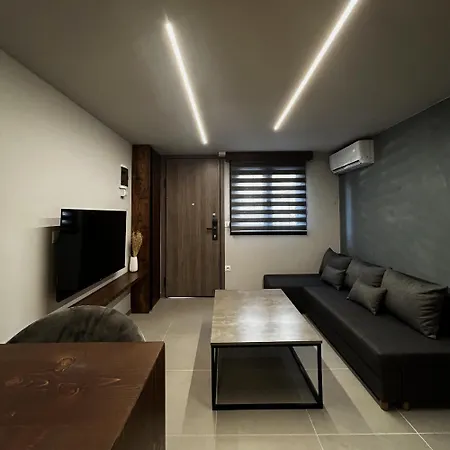 Redwood Suite, Wooden