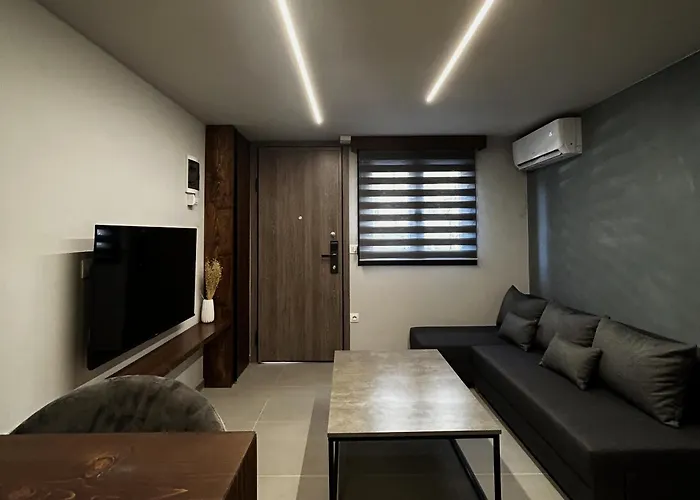 Redwood Suite, Wooden
