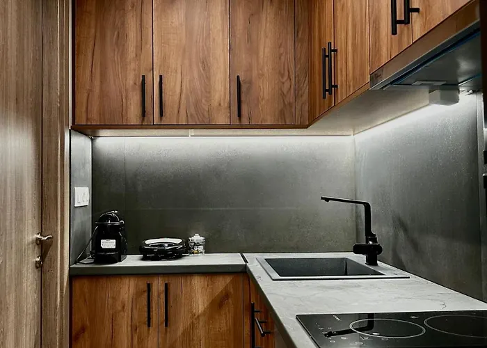 Redwood Suite, Wooden Salonicco