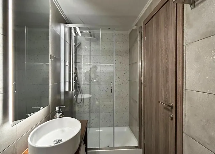 Redwood Suite, Wooden *